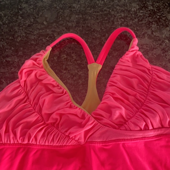 Lululemon tank - Picture 2 of 4